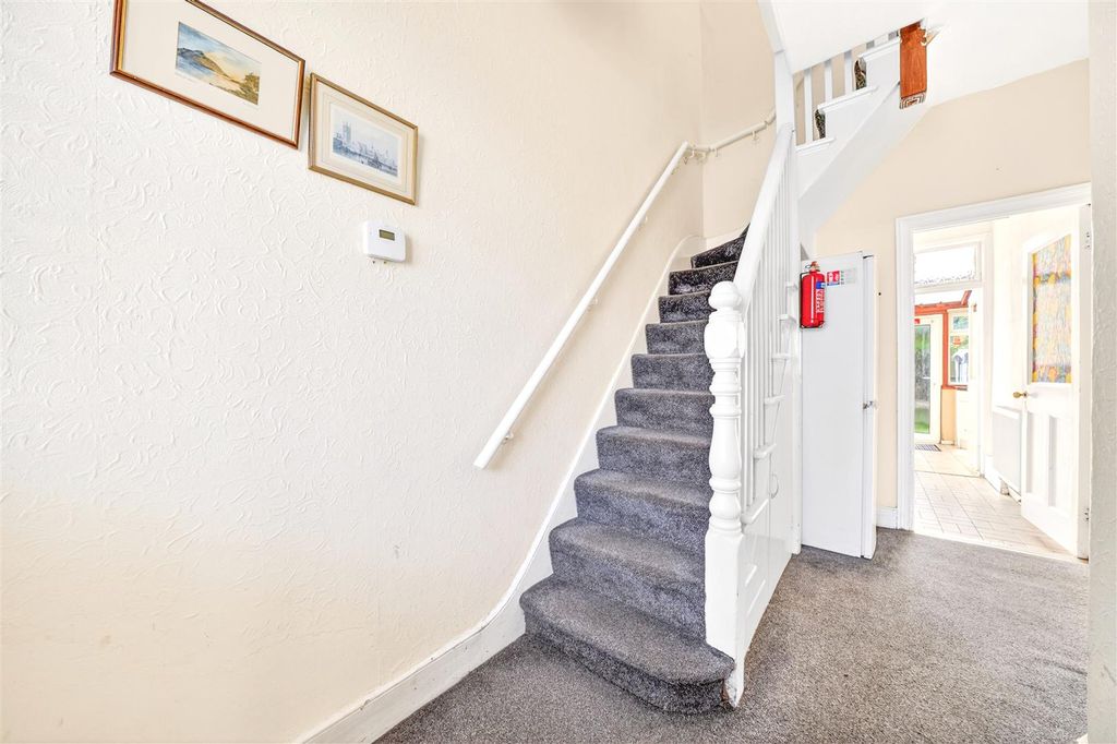 Property photo 2 of 24