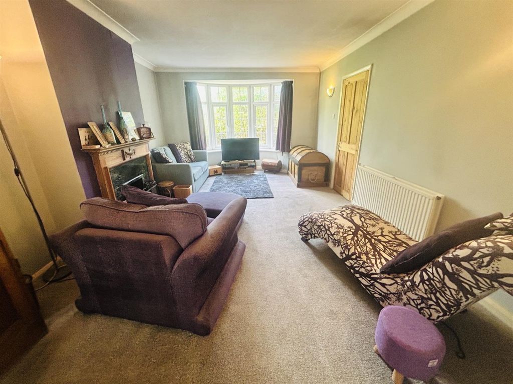 Property photo 2 of 20 01323 438506