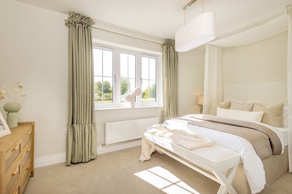 Property photo 3 of 13 The Oaks, Wivelsfield