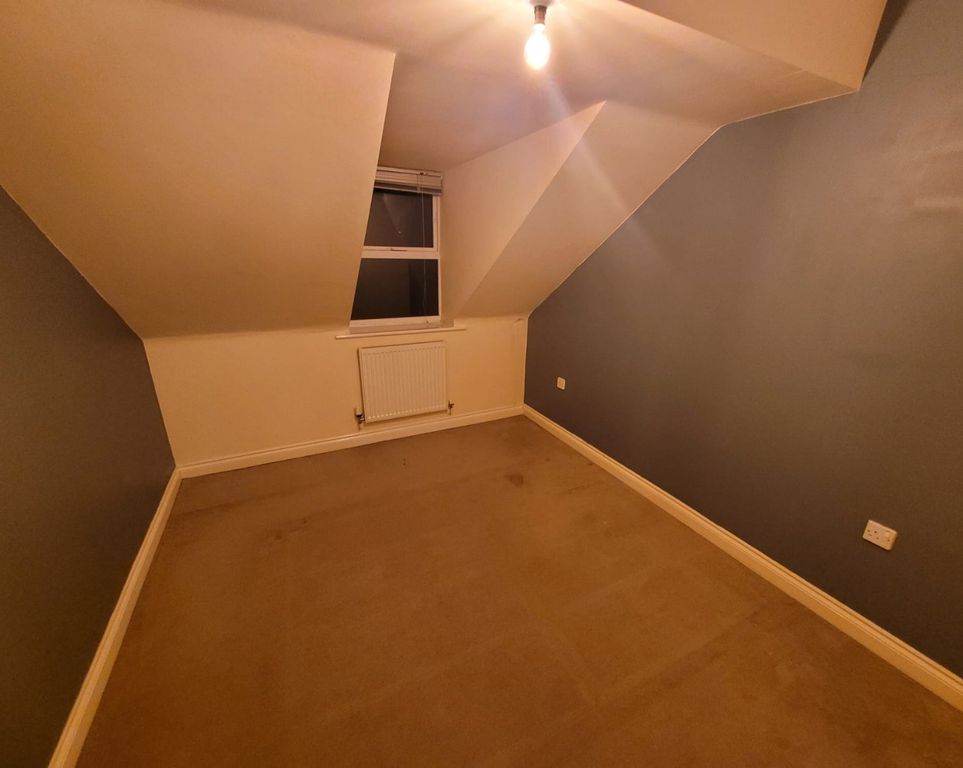 Property photo 2 of 8 Picture No. 18