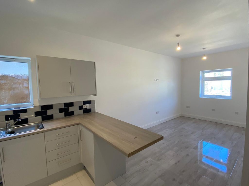 Property photo 2 of 7 Living Room