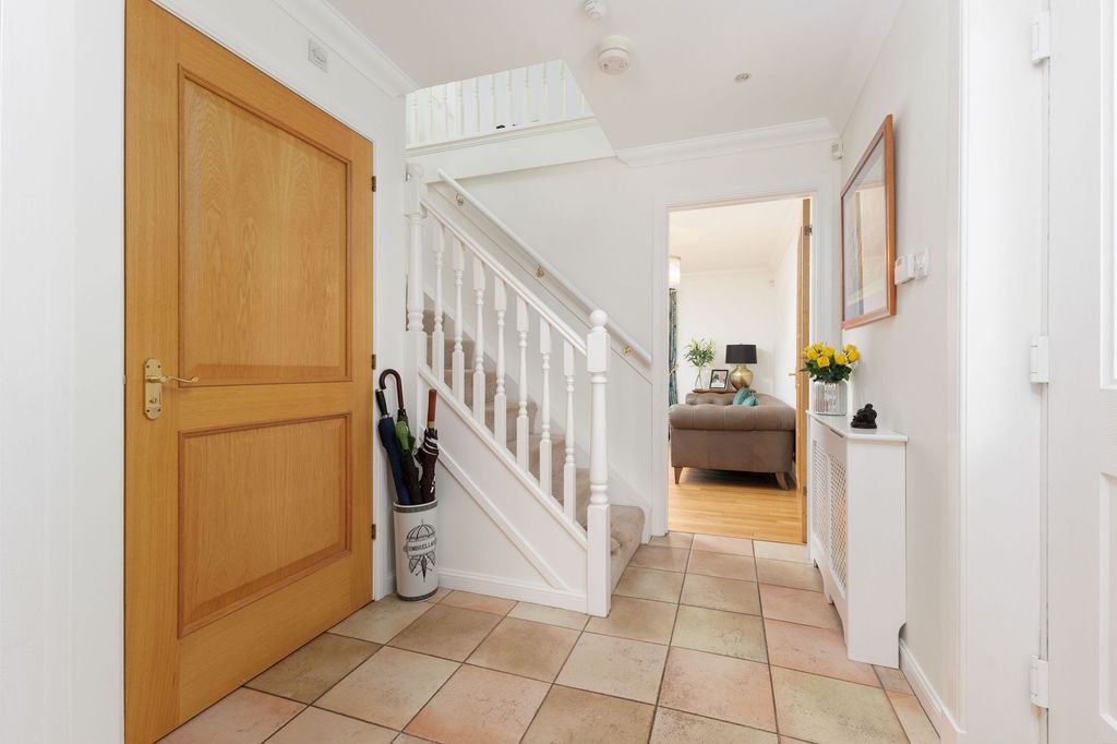 Property photo 2 of 38