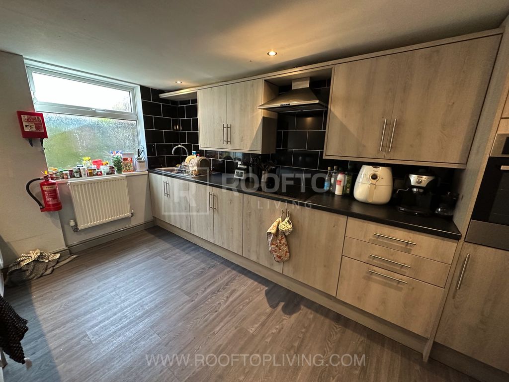 Property photo 1 of 19 Property Photo