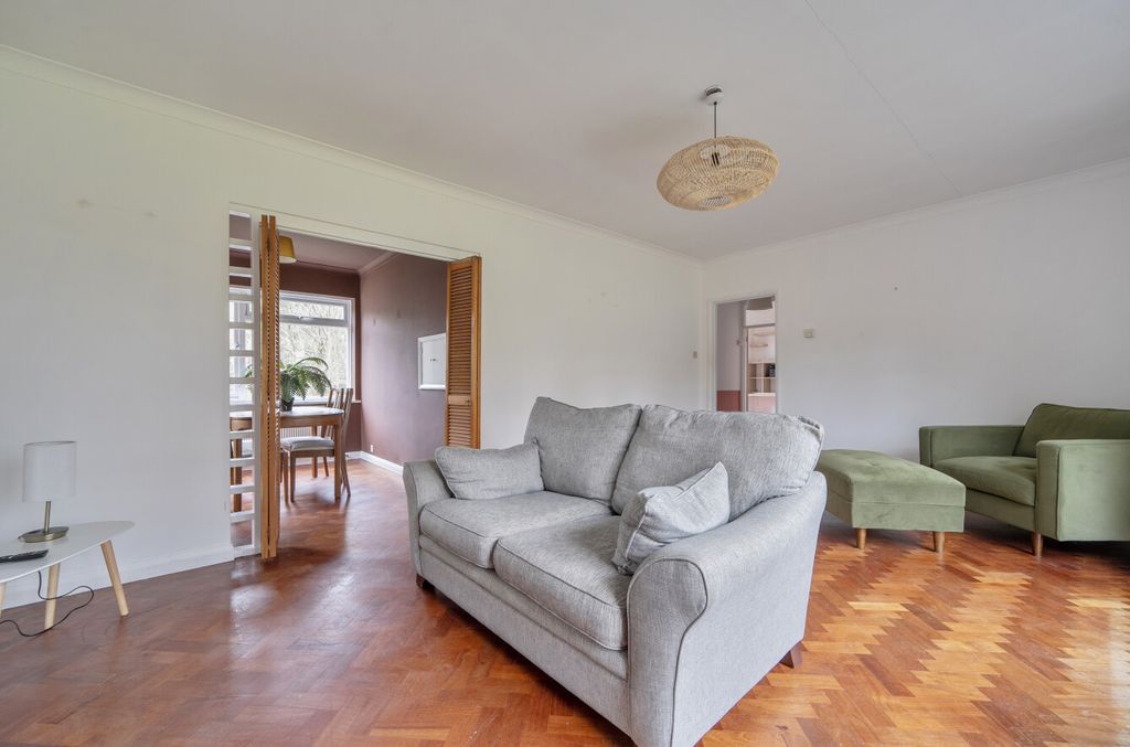 Property photo 3 of 17 1416646-13-6995A8...