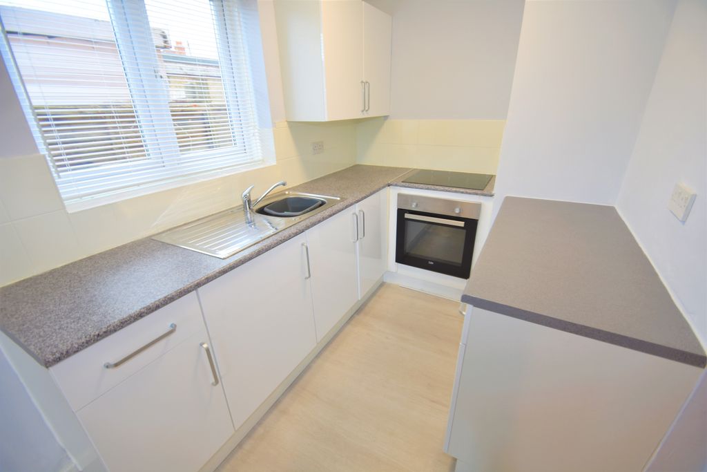 Property photo 2 of 8 Photo 02