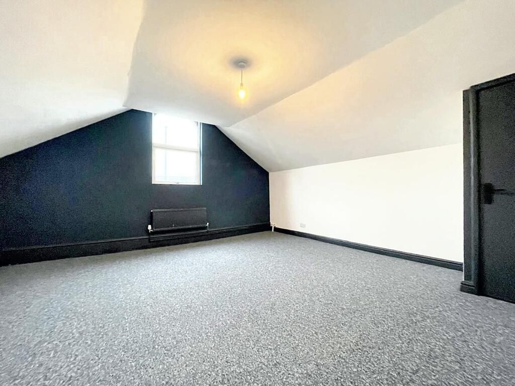 Property photo 2 of 7 Bright, Recently Redecorated Attic Bedroom With An...