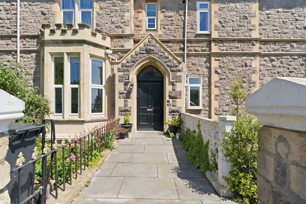 Property photo 2 of 15