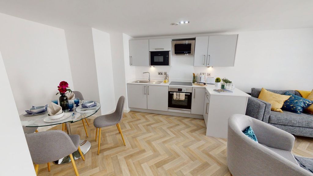 Property photo 3 of 5