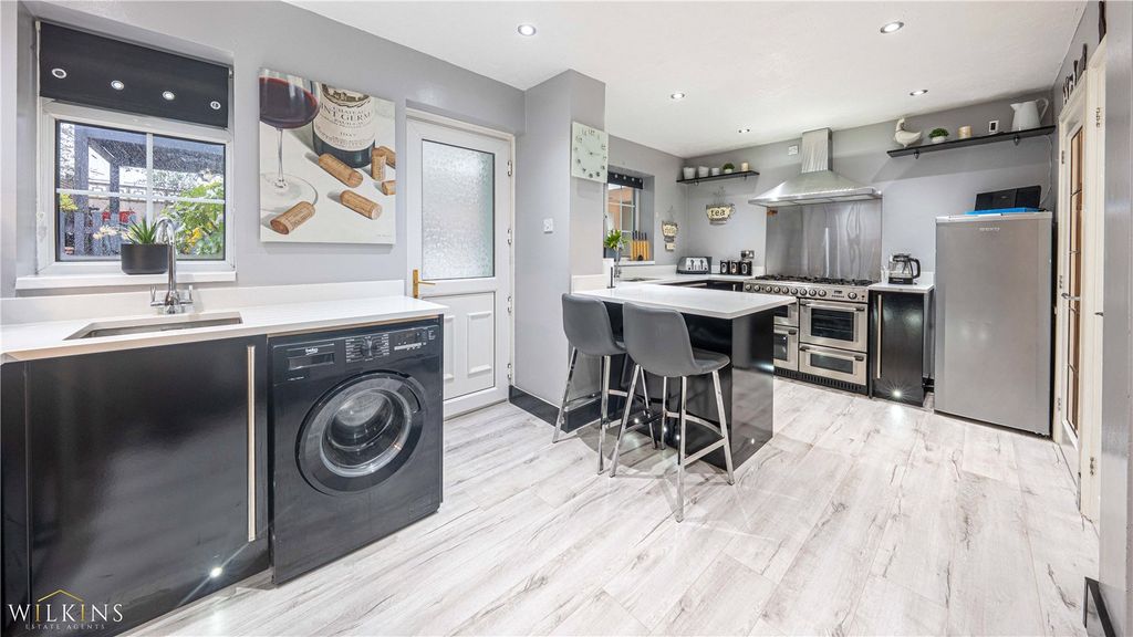 Property photo 3 of 41 Picture No. 23