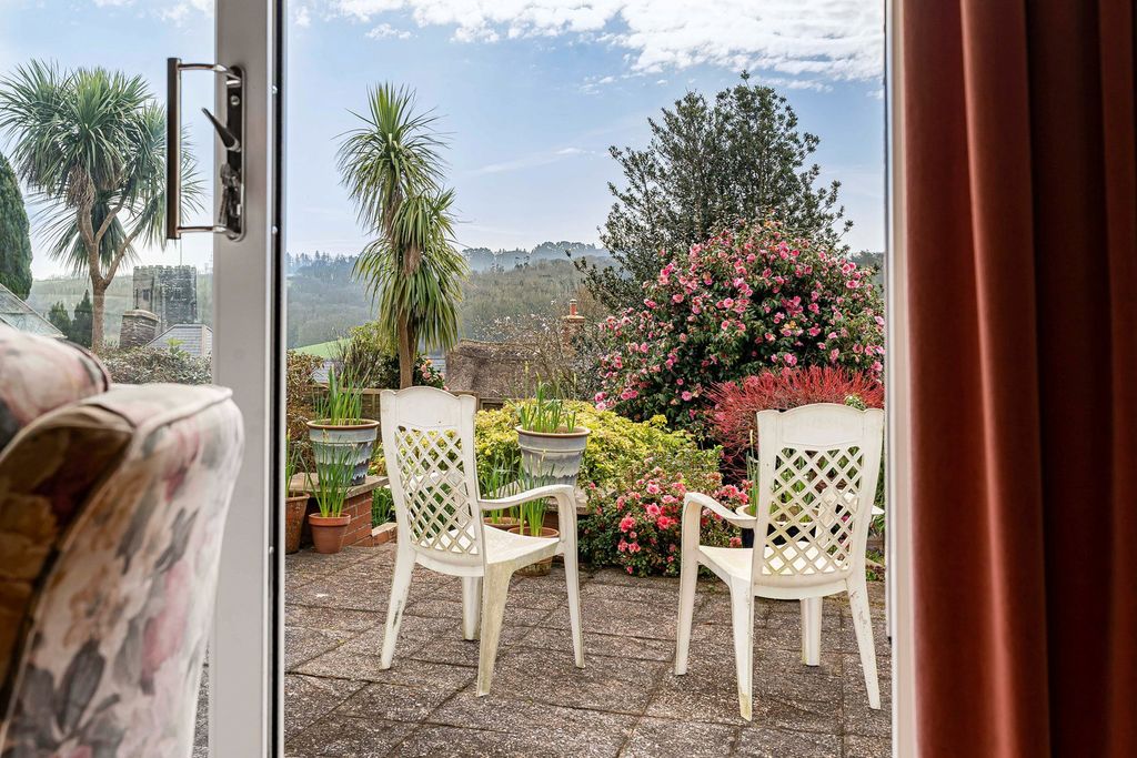 Property photo 3 of 14