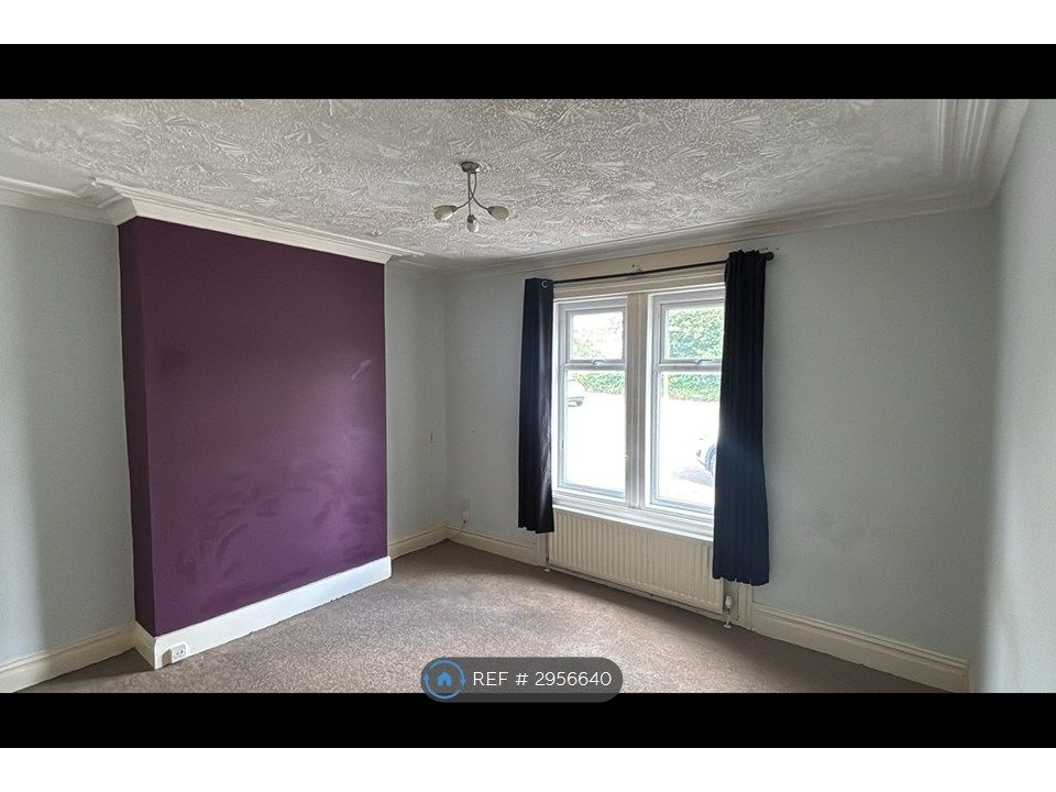 Property photo 1 of 12 Main Bedroom