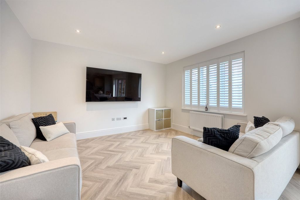 Property photo 2 of 24 Picture No. 01