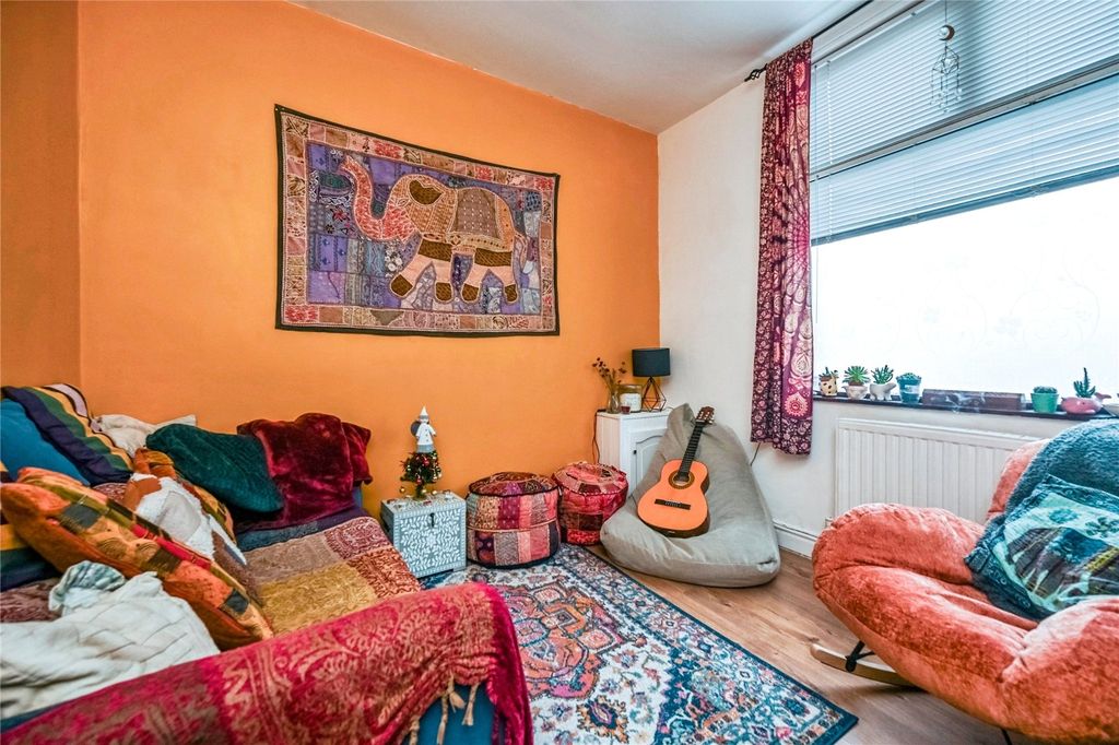 Property photo 3 of 19 Photo