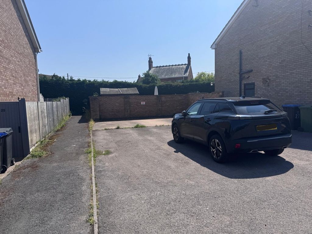 Property photo 2 of 19