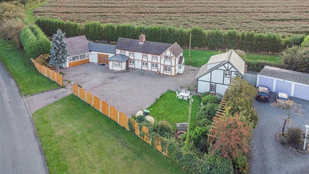 Property photo 1 of 44 8619498-Exterior02.Jpg
