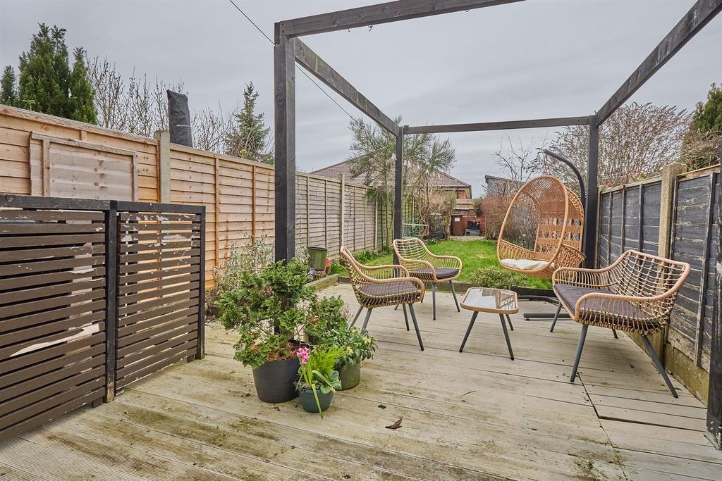 Property photo 3 of 13 Outside