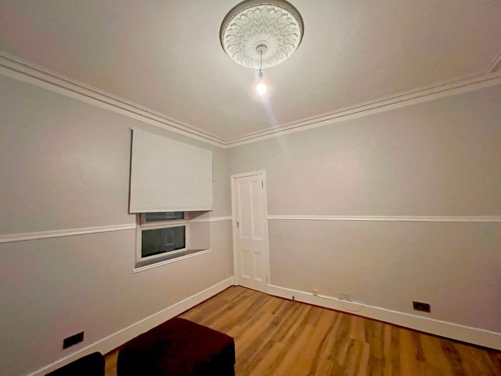 Property photo 2 of 7 Photo 2