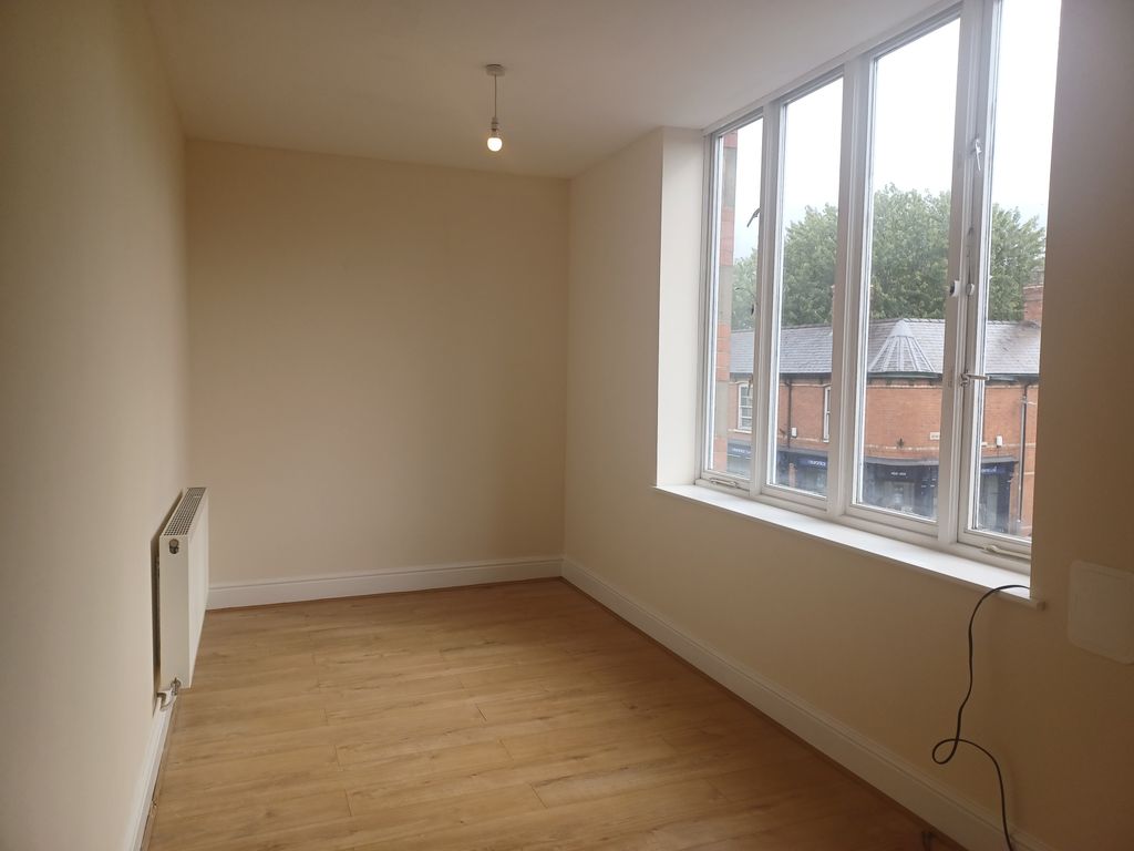 Property photo 1 of 8 Lounge 