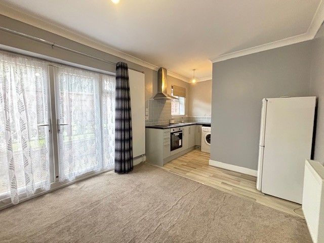 Property photo 1 of 7 Bedroom 1