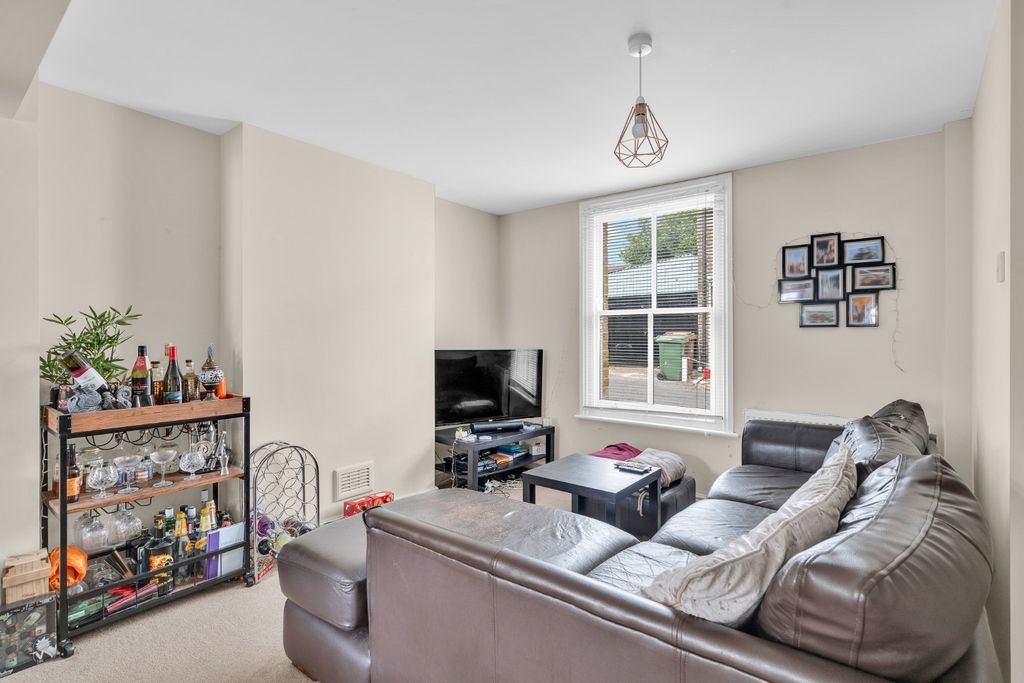 Property photo 2 of 16 4387022