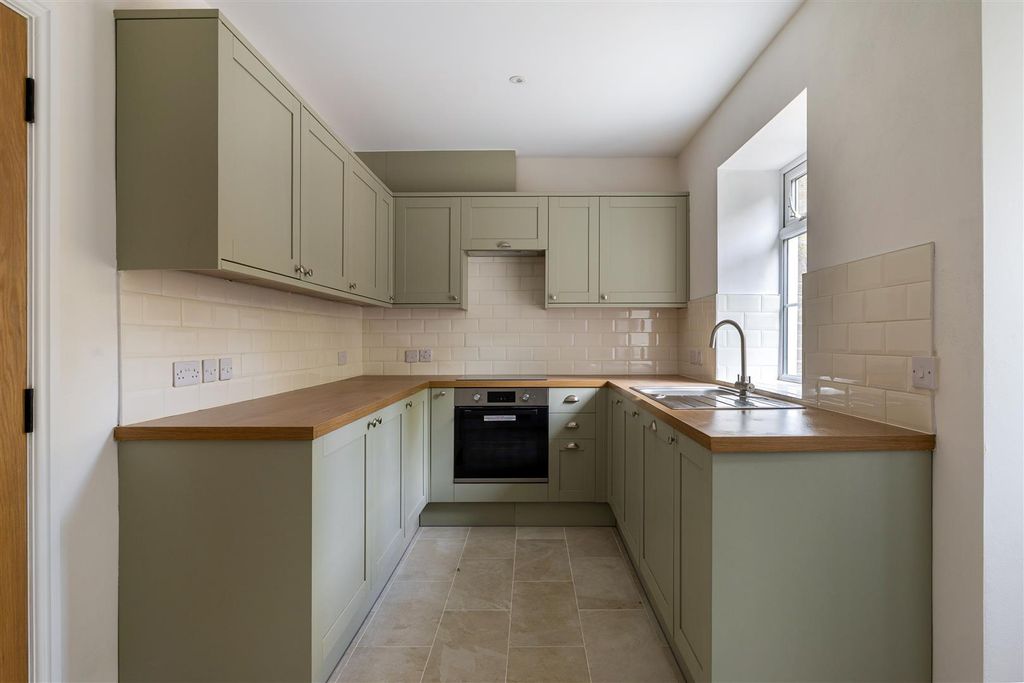 Property photo 2 of 15 111978_3 Diana Cottages Seale-9.Jpg