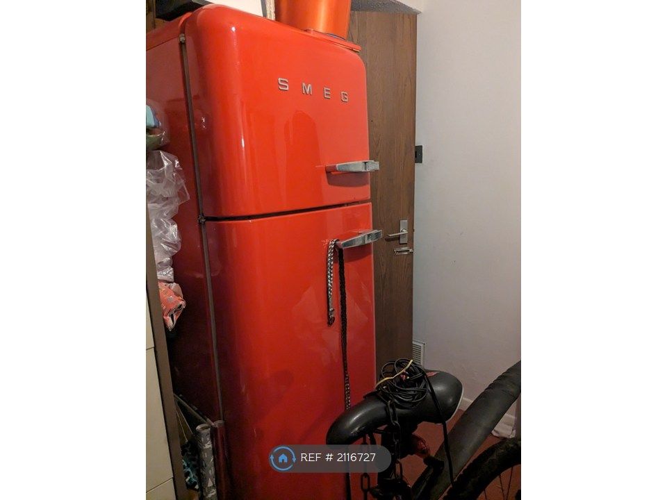 Property photo 2 of 16 Smeg Fri/Freezer,Lower Floor
