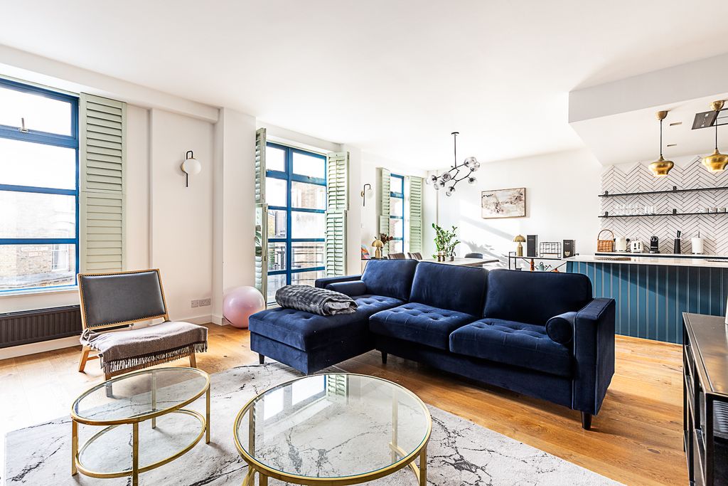 Property photo 1 of 33