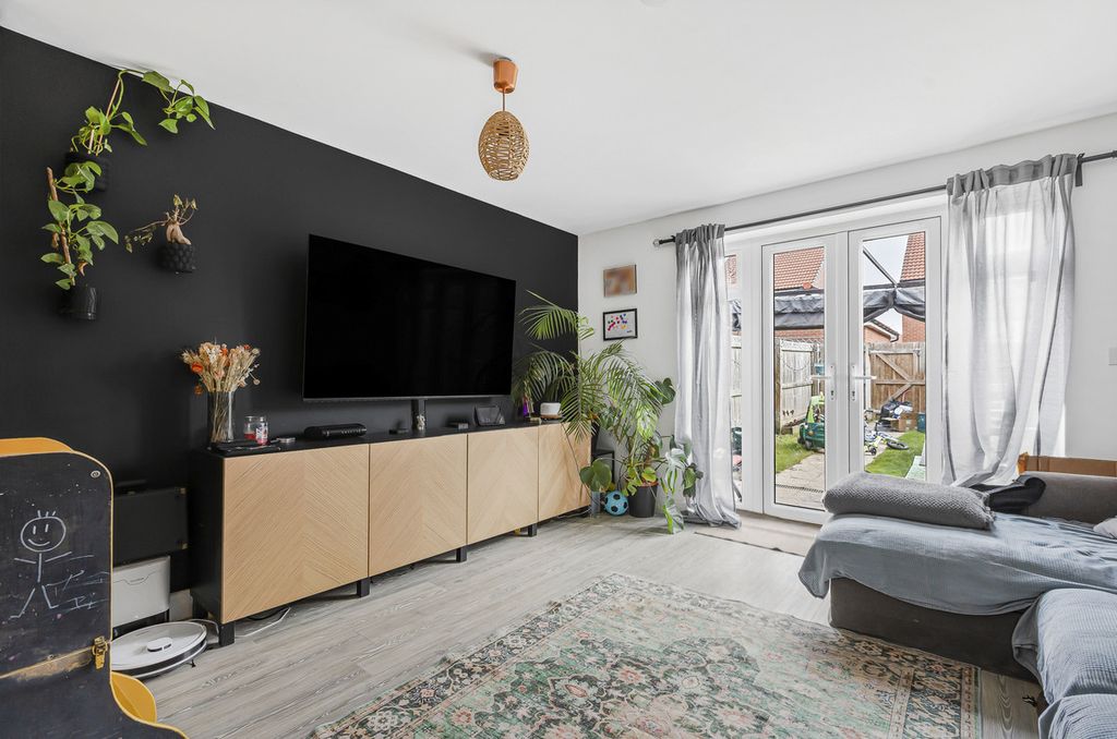 Property photo 3 of 13