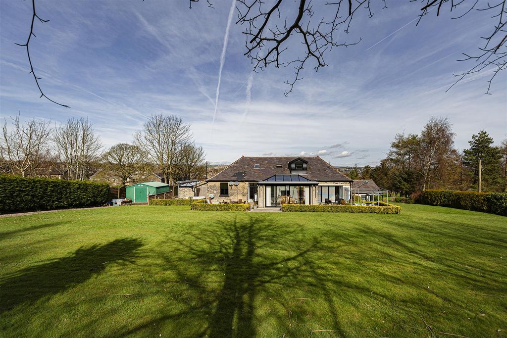 Property photo 3 of 52