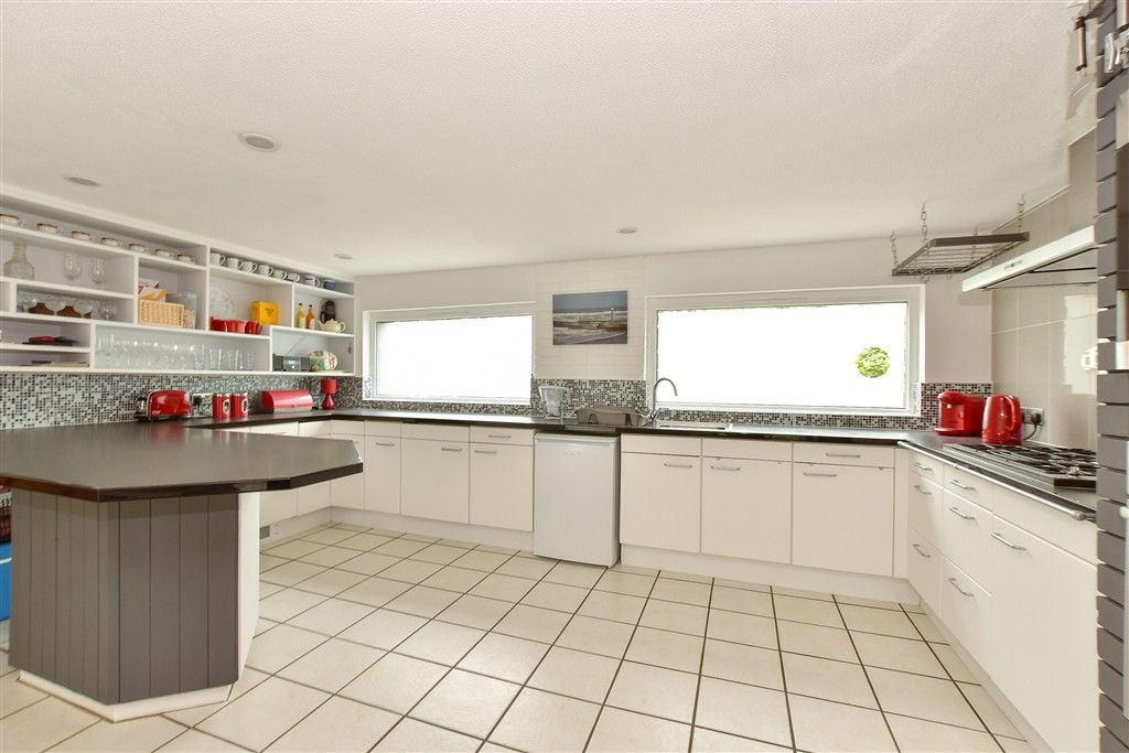 Property photo 3 of 17 Kitchen/ Dining Room*