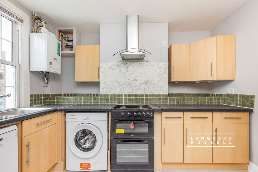 Property photo 2 of 10 Kitchen