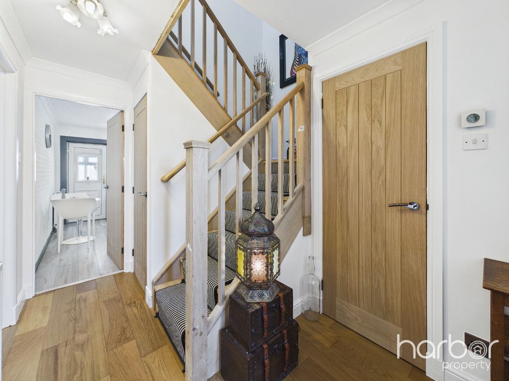 Property photo 2 of 24 4972724