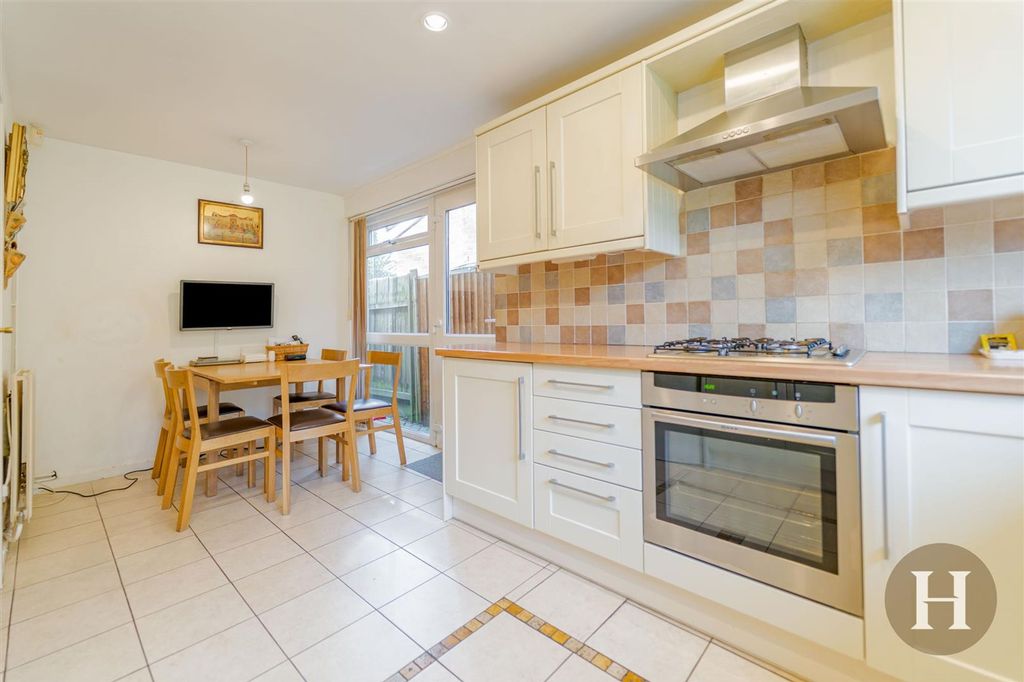 Property photo 3 of 36
