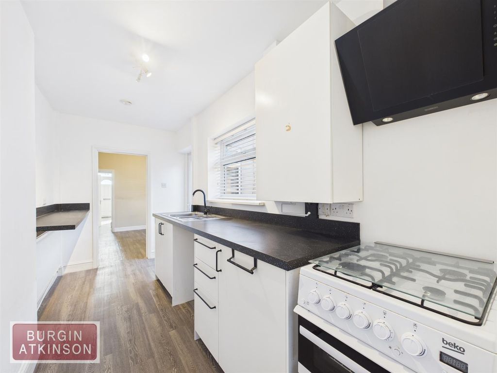 Property photo 3 of 21 Cam01619G0-Pr0165-Still009.Jpg