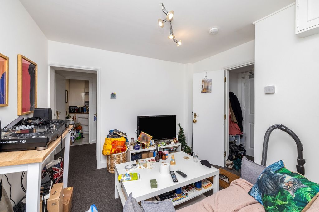 Property photo 2 of 16 Reception