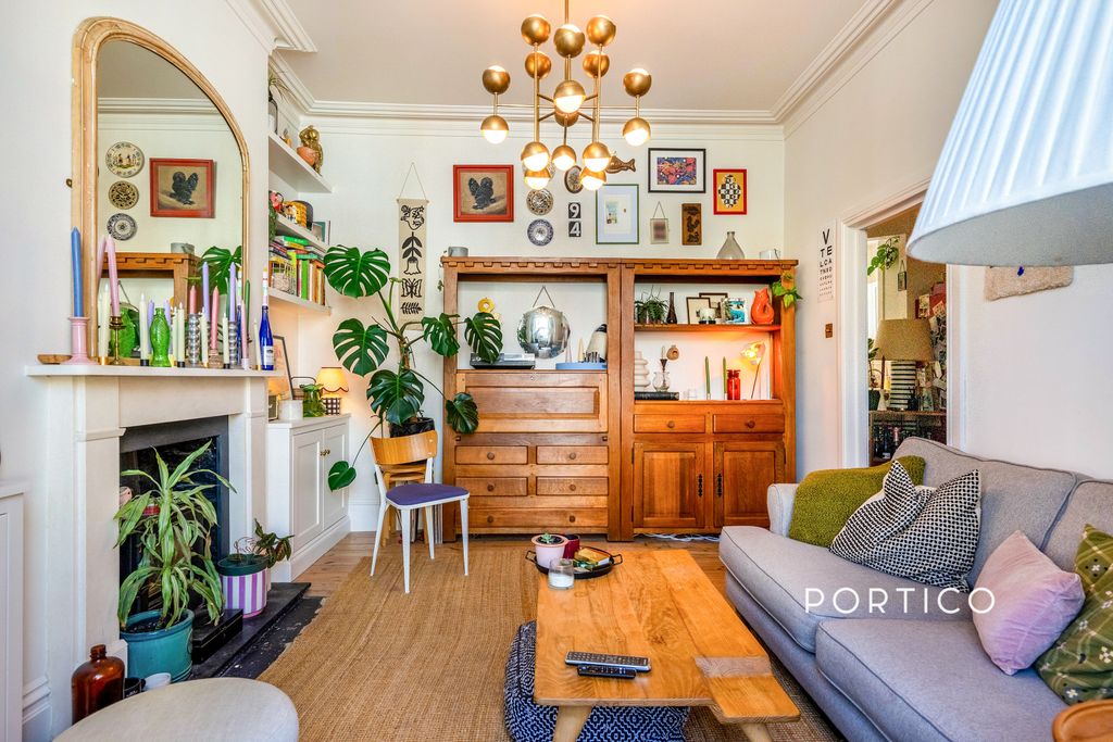 Property photo 3 of 10