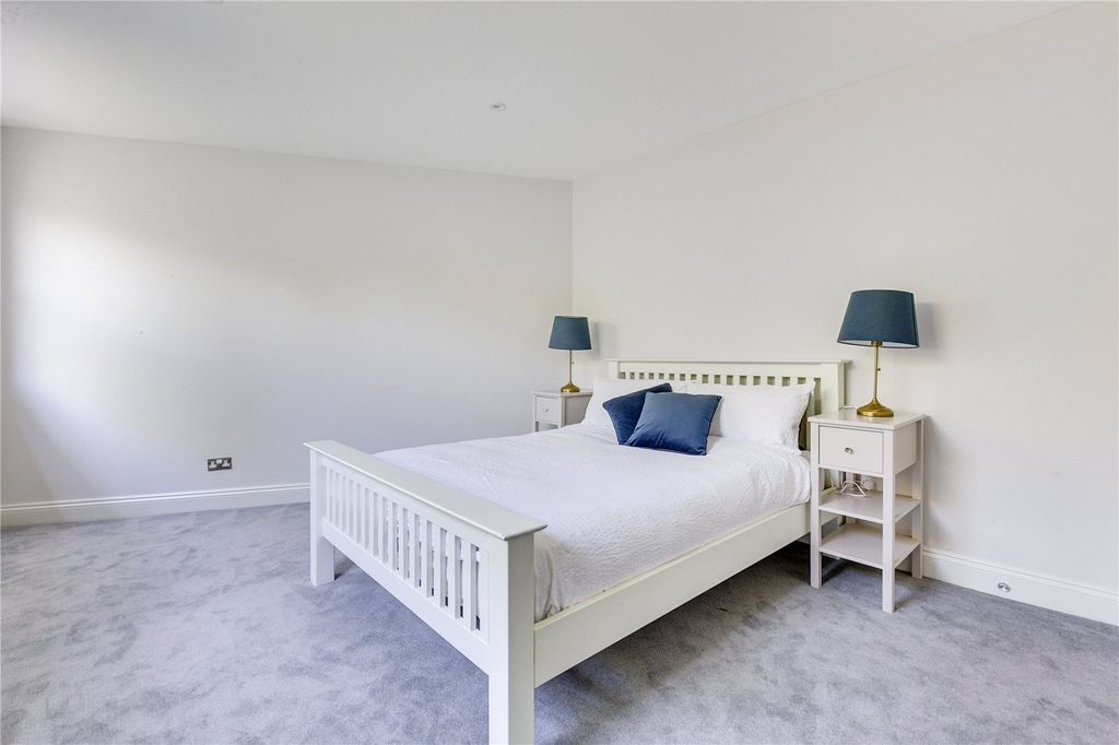 Property photo 3 of 17 Picture No. 02