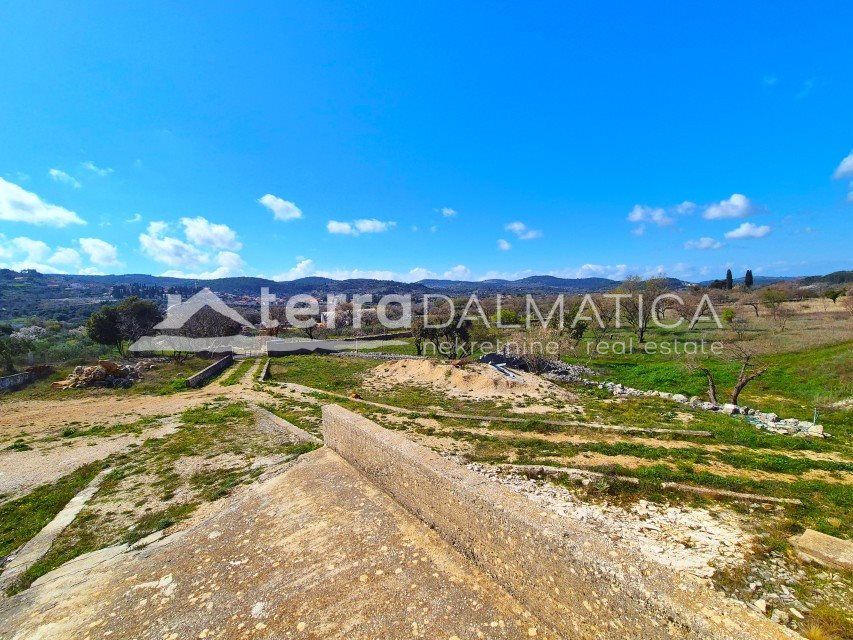Property photo 1 of 11 House, Brač – Impressive 28,000 m² Property With 615 m² Vill