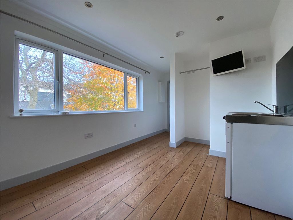 Property photo 3 of 4 Picture No. 06