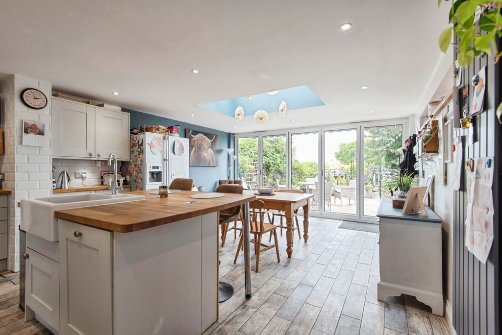 Property photo 2 of 15 Pbox-Img.Jpg