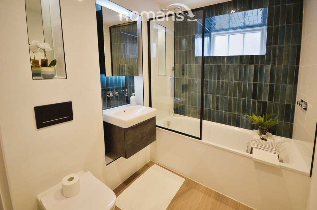 Property photo 2 of 18 Bathroom