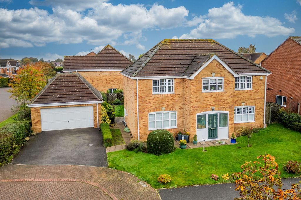 Property photo 1 of 40