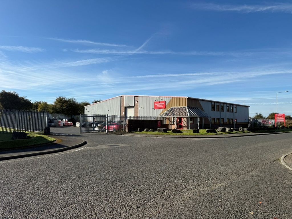 Property photo 2 of 8