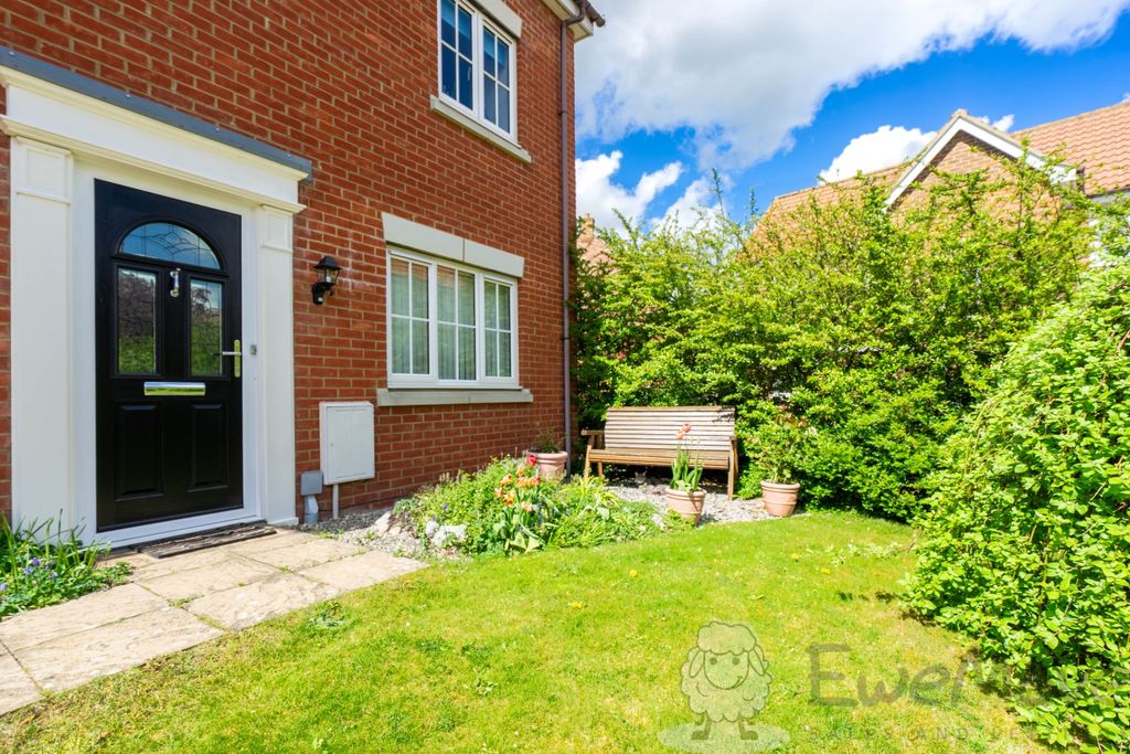 Property photo 2 of 16 Frontage