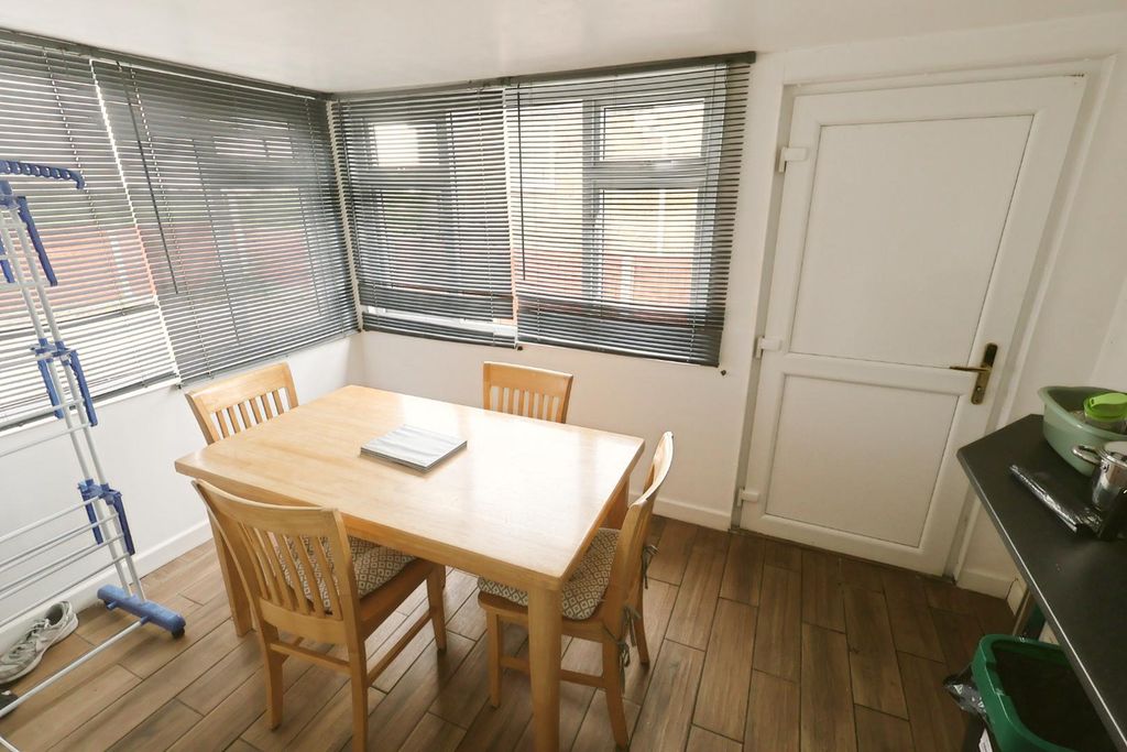 Property photo 3 of 15 Dining Room
