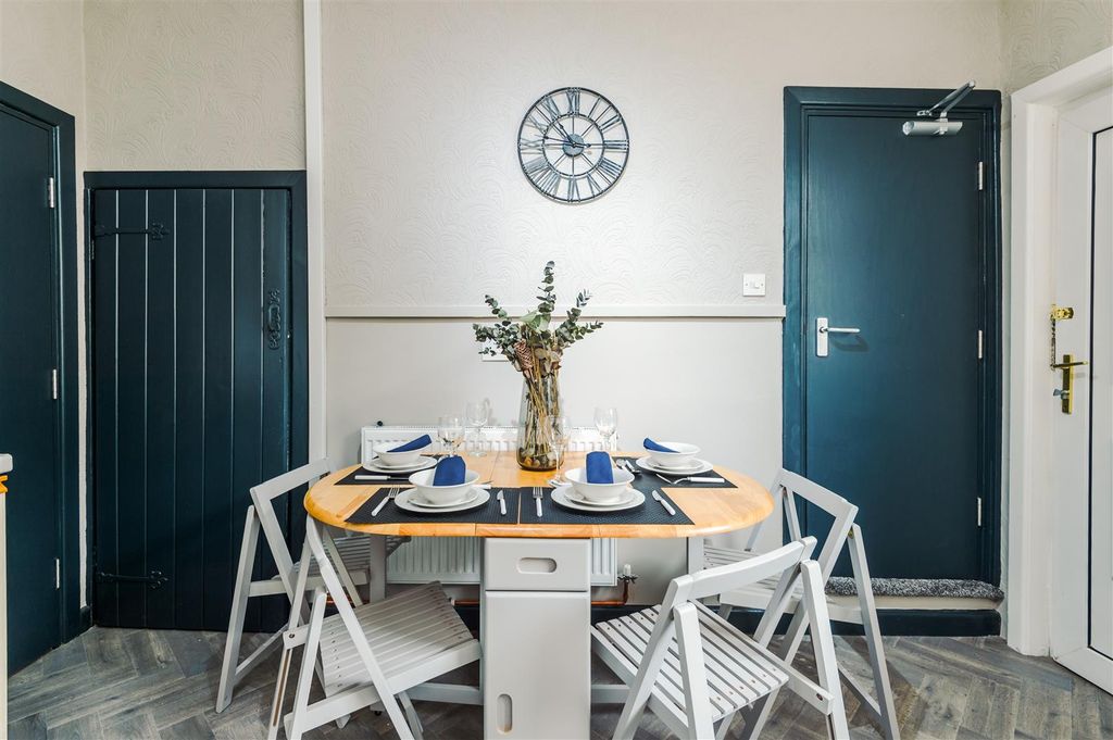 Property photo 2 of 11 Fairfieldwarm-14.Jpg