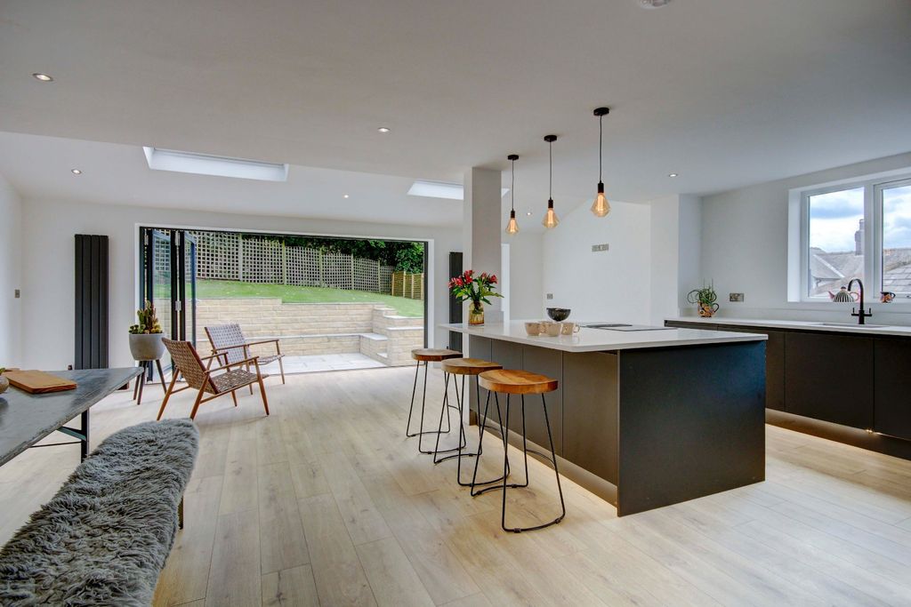 Property photo 2 of 19 Picture No. 17