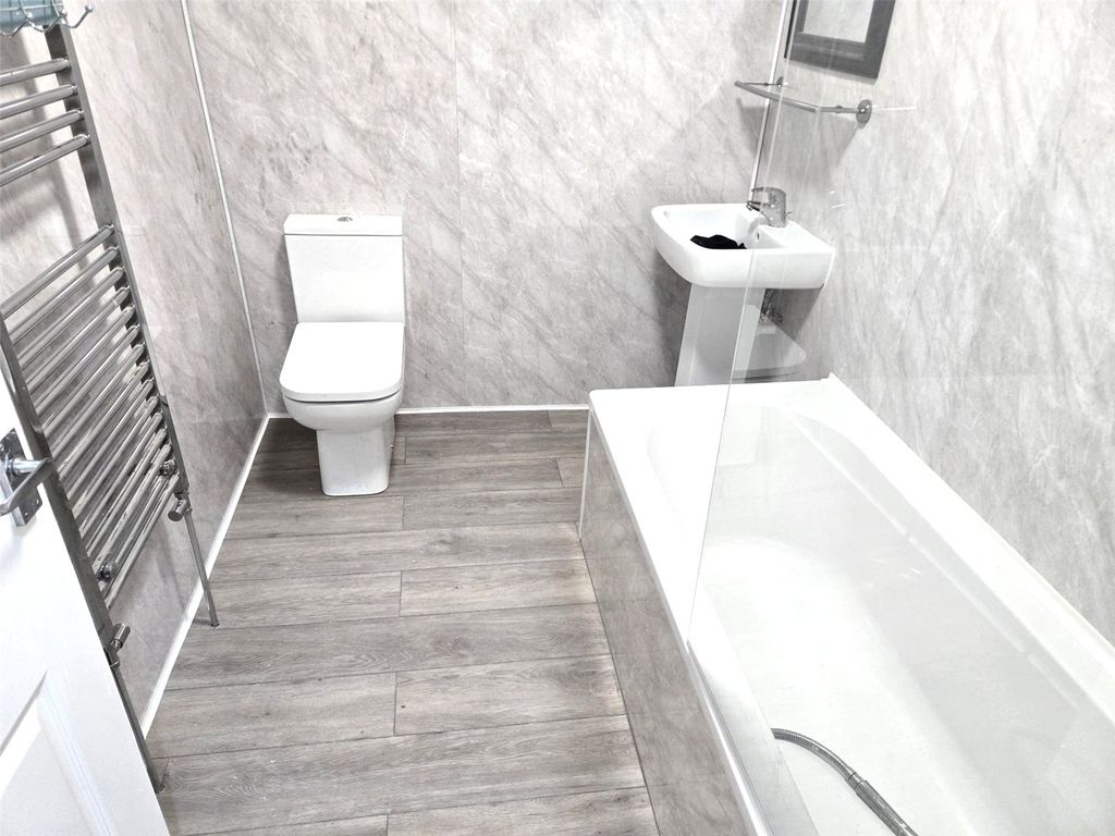 Property photo 3 of 16 Picture No. 14