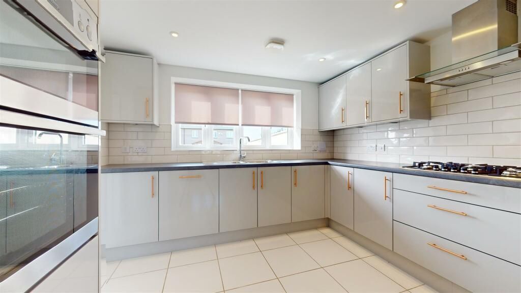 Property photo 2 of 15 Kitchen 2.Jpeg