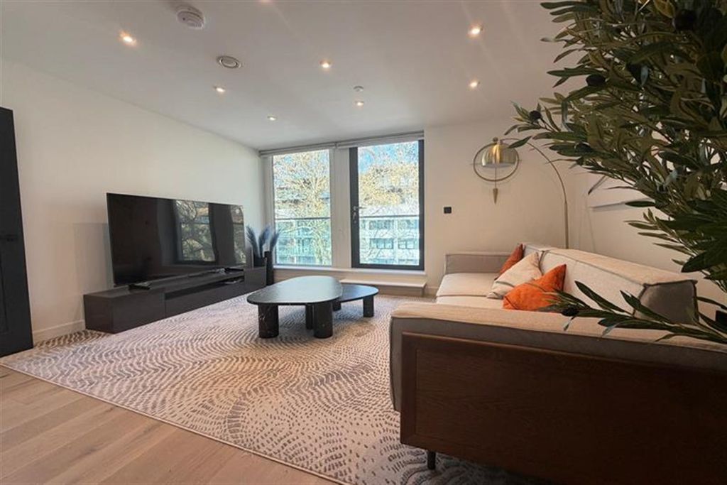 Property photo 1 of 17 (Main)